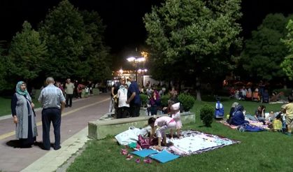 Malatya'da deprem anı kameralarda