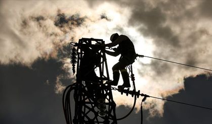 İzmirliler dikkat: Elektrikler saatlerce gelmeyecek!