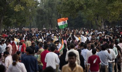 BM: Dünyanın en kalabalık ülkesi Hindistan