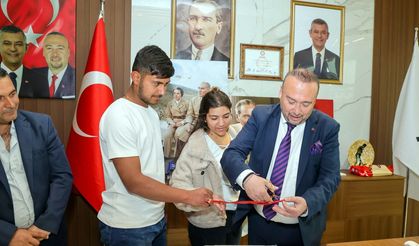 Makam odasında nişan töreni