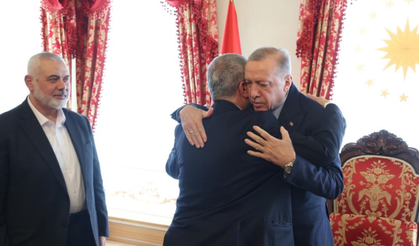 Erdoğan Hamas'la kucaklaştı