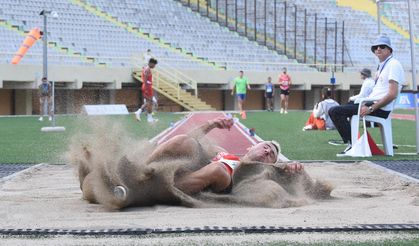 İzmir'de atletizm şöleni başladı