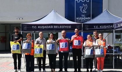 Kuşadası Belediyesi'nden öğrencilere kırtasiye desteği