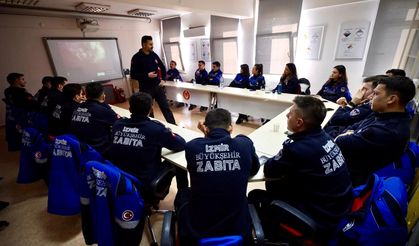 İzmir İtfaiyesi’nden zabıta personeline yangın güvenliği eğitimi