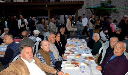 Gönül dostlarından iftar yemeği