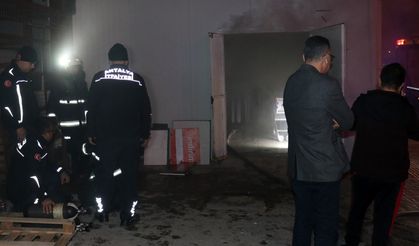 Markette çıkan yangın korkuttu