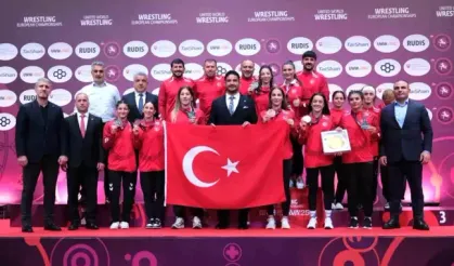 Güreşçiler Slovakya'da tarih yazdı