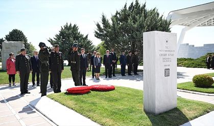 Cevdet Sunay mezarı başında anıldı