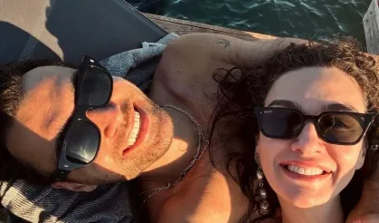 Birce Akalay ile Hakan Kurtaş tatilde aşka geldi
