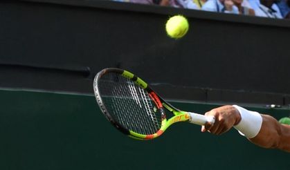 Wimbledon'da tarihi kapışma: Anisimova ve Swiatek, çim kortta ilk taçları için düelloya çıkıyor!