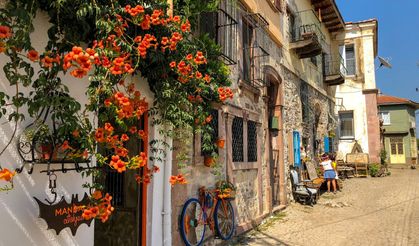 Ege’nin saklı cenneti: Yeniçarohori taş sokaklarında kaybolmaya hazır olun