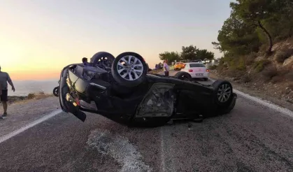 Foça’da alkollü sürücünün neden olduğu kazada 3’ü çocuk 4 kişi yaralandı