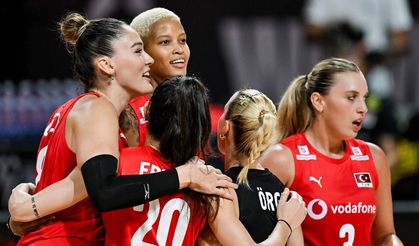 Filenin Sultanları'ndan şampiyonaya 'set vermeden' merhaba: İspanya'ya şans tanımadık!