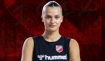 Karşıyaka'da file üstü harekatı: Nur Özaydınlı imzayı attı, 1.98'lik rus dev Anastasia Lyashko yolda!