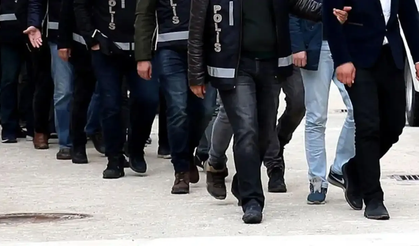 İzmir’de kaçak tütün baskını: 4 şüpheli gözaltında