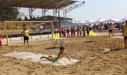 Seferihisar’da Akarca sahilinde deniz bayramı coşkusu