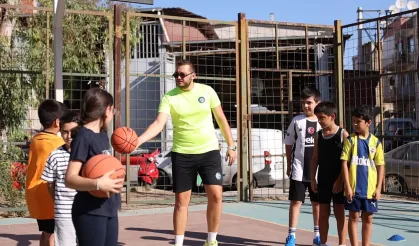 İzmirli çocuklara ücretsiz spor kursu: Yaz tatili parklarda sporla geçiyor
