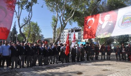 İzmir Kiraz'da Ata'nın huzurunda 103'üncü yıl gururu