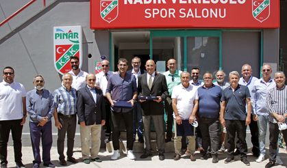 Karşıyaka yönetiminden duygusal karar: Basketbol salonuna Ateş Özerk’in adı verildi