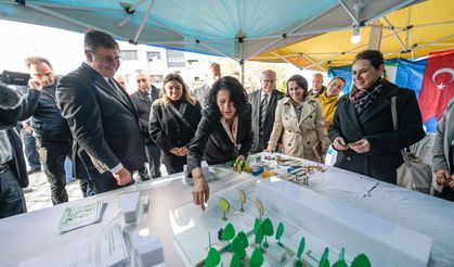 Kınık Cumhuriyet Meydanı yeni çehresine kavuşuyor