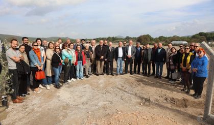 Atatürk’ün vasiyeti Urla’da hayat buldu: Zeytin Koleksiyon Bahçesi’nde ilk fidan toprakla buluştu