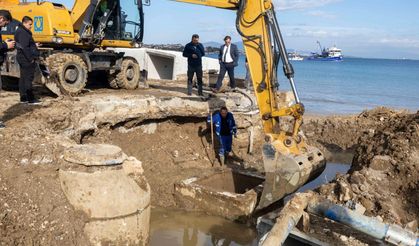 Yeni Foça’da Taşkın Kabusu Sona Erdi: İZSU’nun Müdahalesi İlçeye Nefes Aldırdı