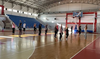Narlıdere’de kadınlar sağlıklı yaşama aerobik ile adım atıyor