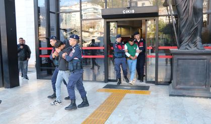 Polisin üzerine motosiklet süren 2 kişi tutuklandı