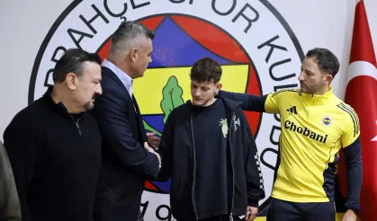 Fenerbahçe’de flaş ayrılık: Sebastian Szymanski Rennes’e transfer oldu