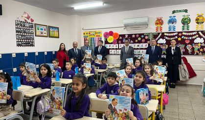 Ege’de ders zili sustu tatil düdüğü çaldı: İzmir’de 720 bini aşkın öğrenci karneyle buluştu