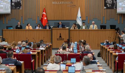 AK Parti’den belediyelere uyarı: Soruşturmaların İzmir ile iltisaklı hale gelmesi an meselesi