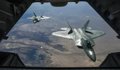 ABD'den İran'a hayalet uçaklarla gözdağı