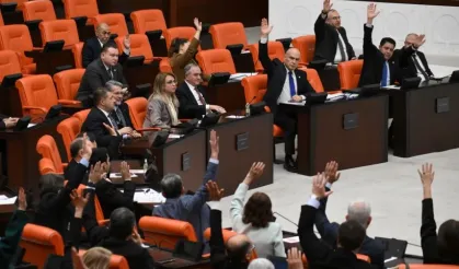 AKP ve MHP, 'TRT’de canlı yayın’ önergesini reddetti