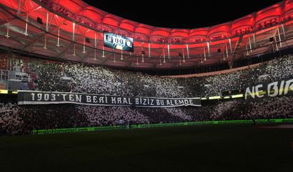 Beşiktaş-Galatasaray derbisinde taraftarlardan özel koreografi