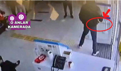 Banka şubesinde satırla gasp girişimi