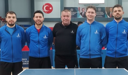 İzmirliler masadan 4 madalya çıkardı