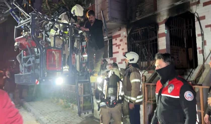 Apartmanda can pazarı; 20 kişi kurtarıldı