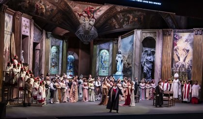 Tosca operası İzmir'de prömiyer yaptı