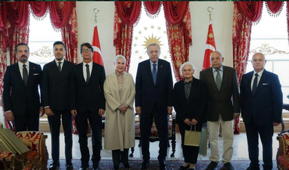 Erdoğan'a sürpriz ziyaret: Darbe mağdurlarıyla buluştu