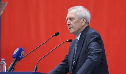 Aziz Yıldırım 'seçimden çekilecek' iddialarına net cevap verdi