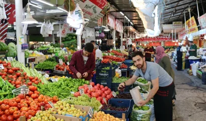 Nisanda zam şampiyonu domates oldu