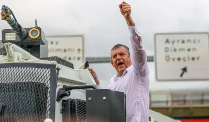 Özgür Özel'in WhatsApp kanalı açıldı