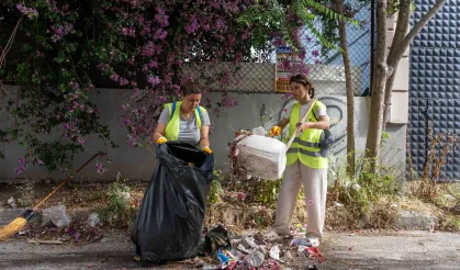 Bornova’da temizlik seferberliği büyüyor: Ekipler mahalle mahalle sahada
