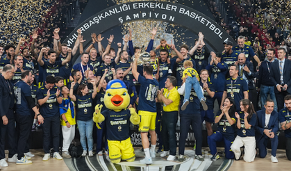 Fenerbahçe kupayı kaptı