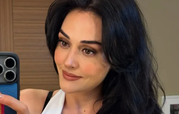 İlişki ona yaradı! Esra Bilgiç güzelliğiyle büyüledi...