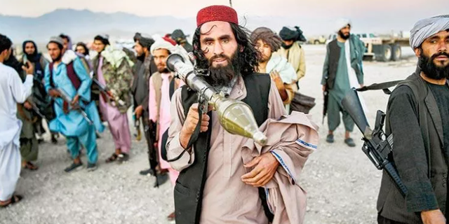 Taliban, kız öğrencilere yönelik engellemeyi savundu