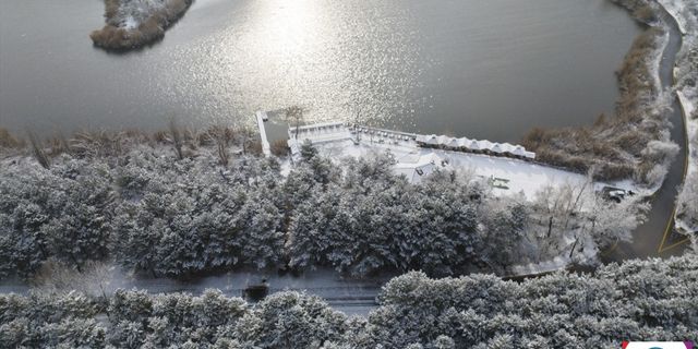 Kar yağışının ardından Eymir Gölü çevresi beyaza büründü