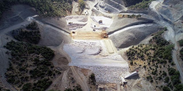 İzmir'in yeni barajında işler yürüyor