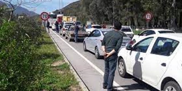 Motosiklette akrobasi yapan çocuğa 5 bin 451 lira ceza kesildi