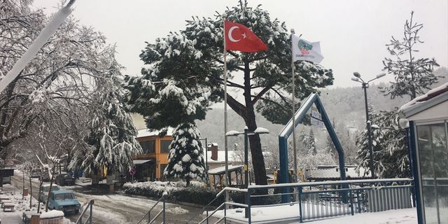İzmir'in yükseklerinde kar mutluluğu!